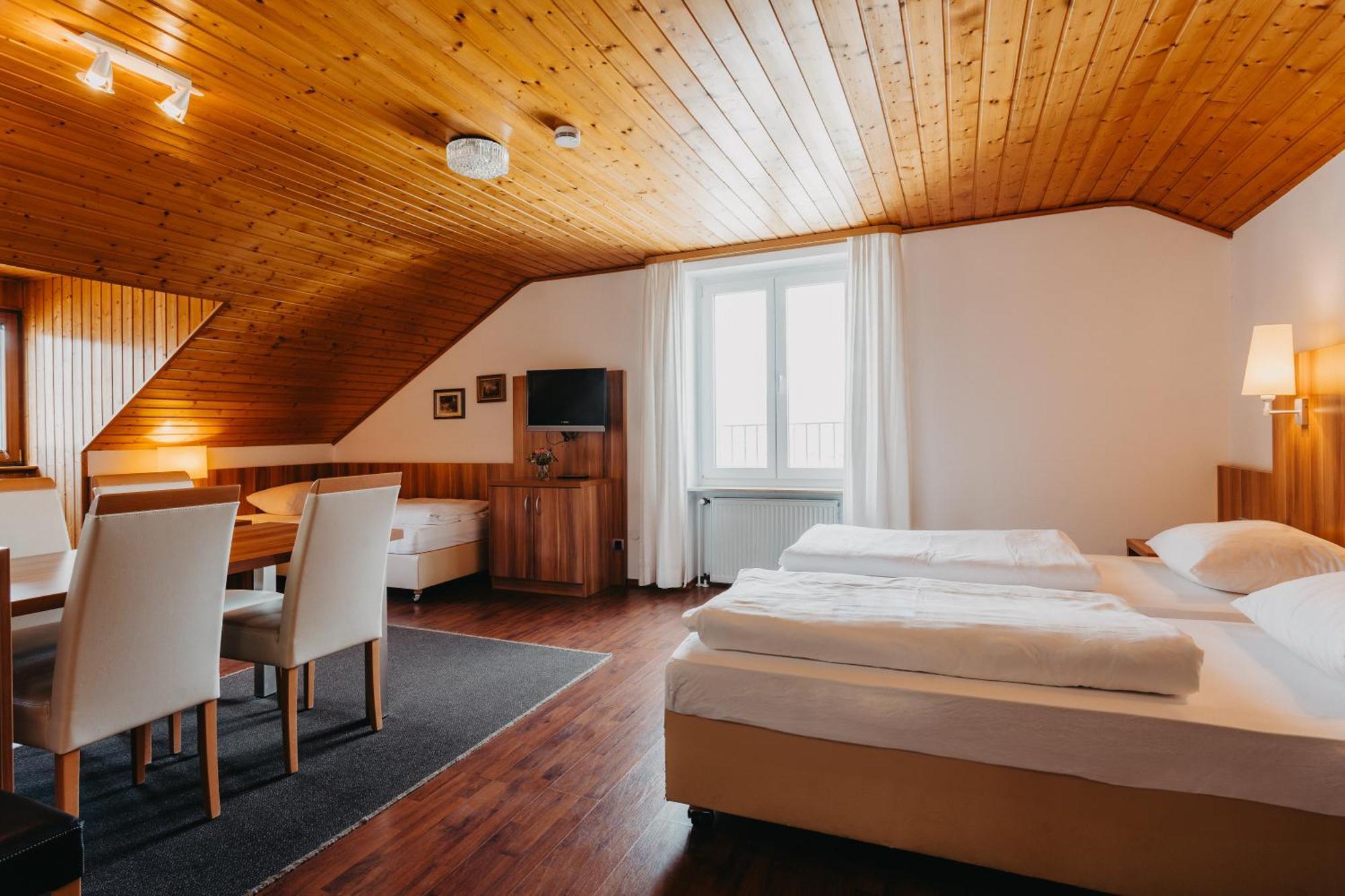 Hirschenwirt Hotel Eichstatt Ngoại thất bức ảnh