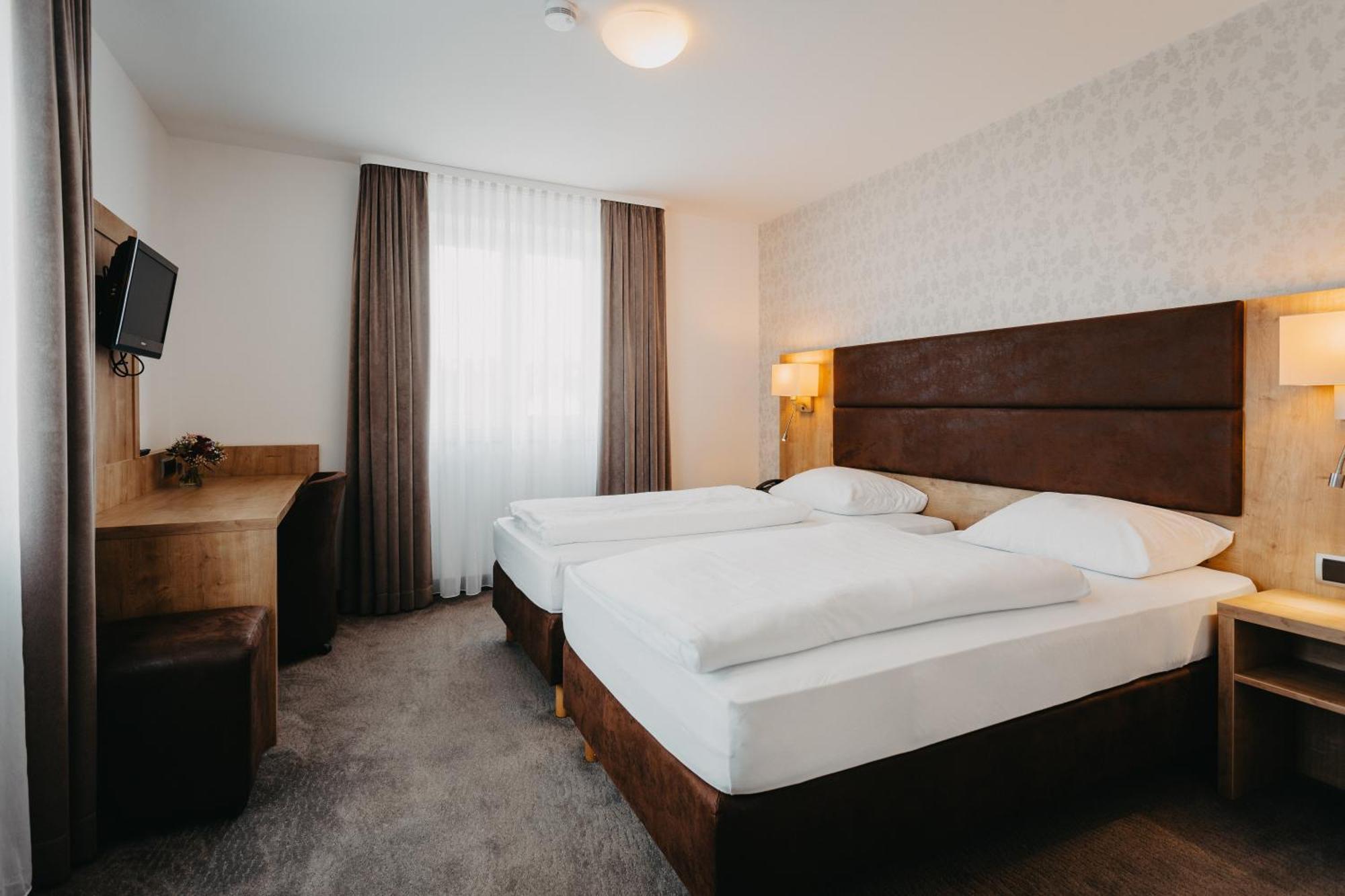 Hirschenwirt Hotel Eichstatt Ngoại thất bức ảnh