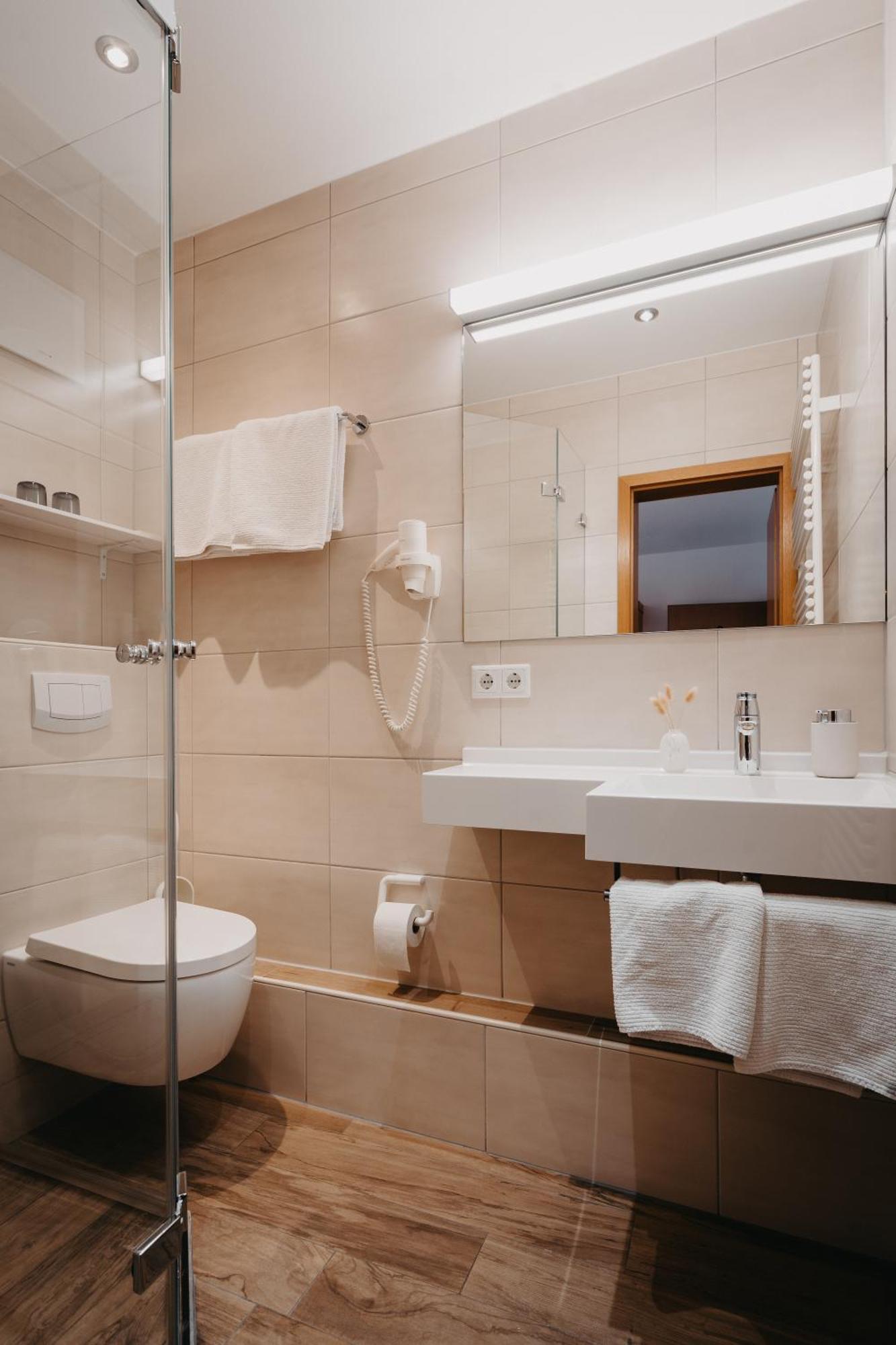 Hirschenwirt Hotel Eichstatt Ngoại thất bức ảnh